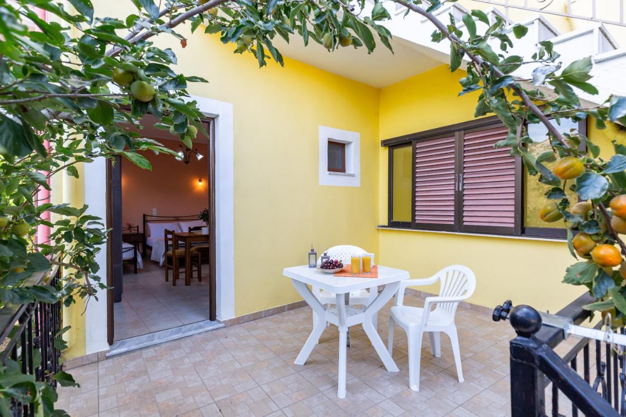 Kalamítsi Eros Appartments מראה חיצוני תמונה
