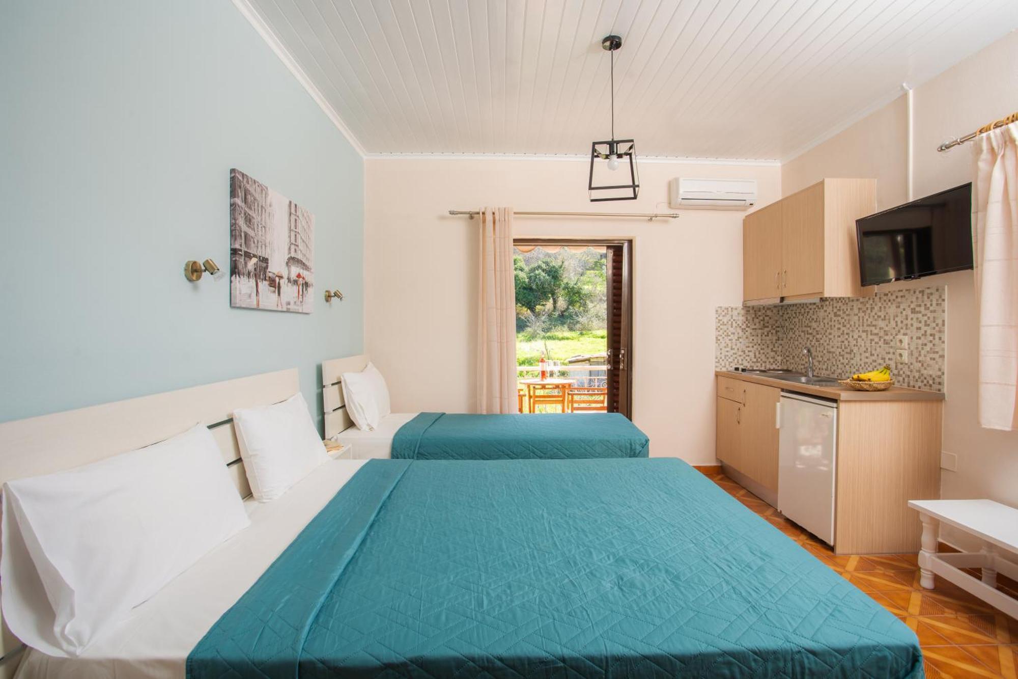 Kalamítsi Eros Appartments מראה חיצוני תמונה