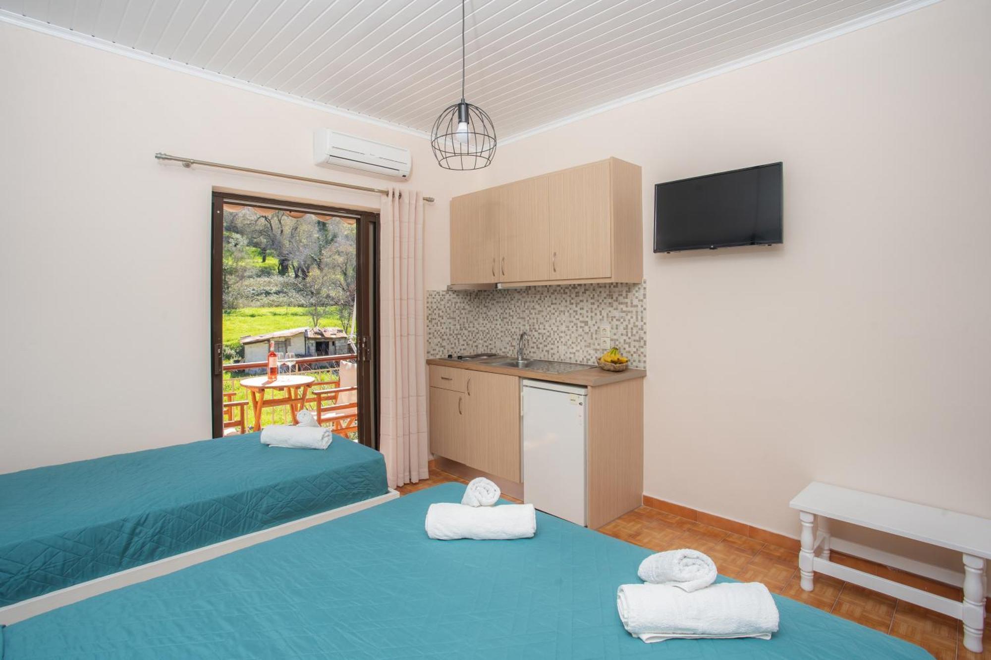 Kalamítsi Eros Appartments מראה חיצוני תמונה