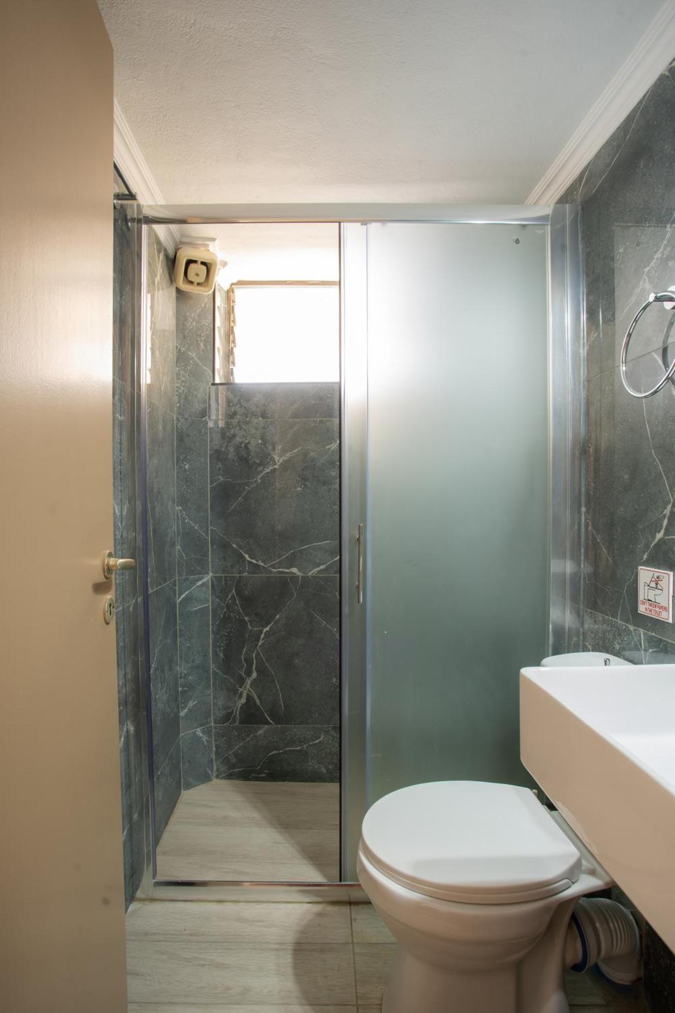 Kalamítsi Eros Appartments מראה חיצוני תמונה