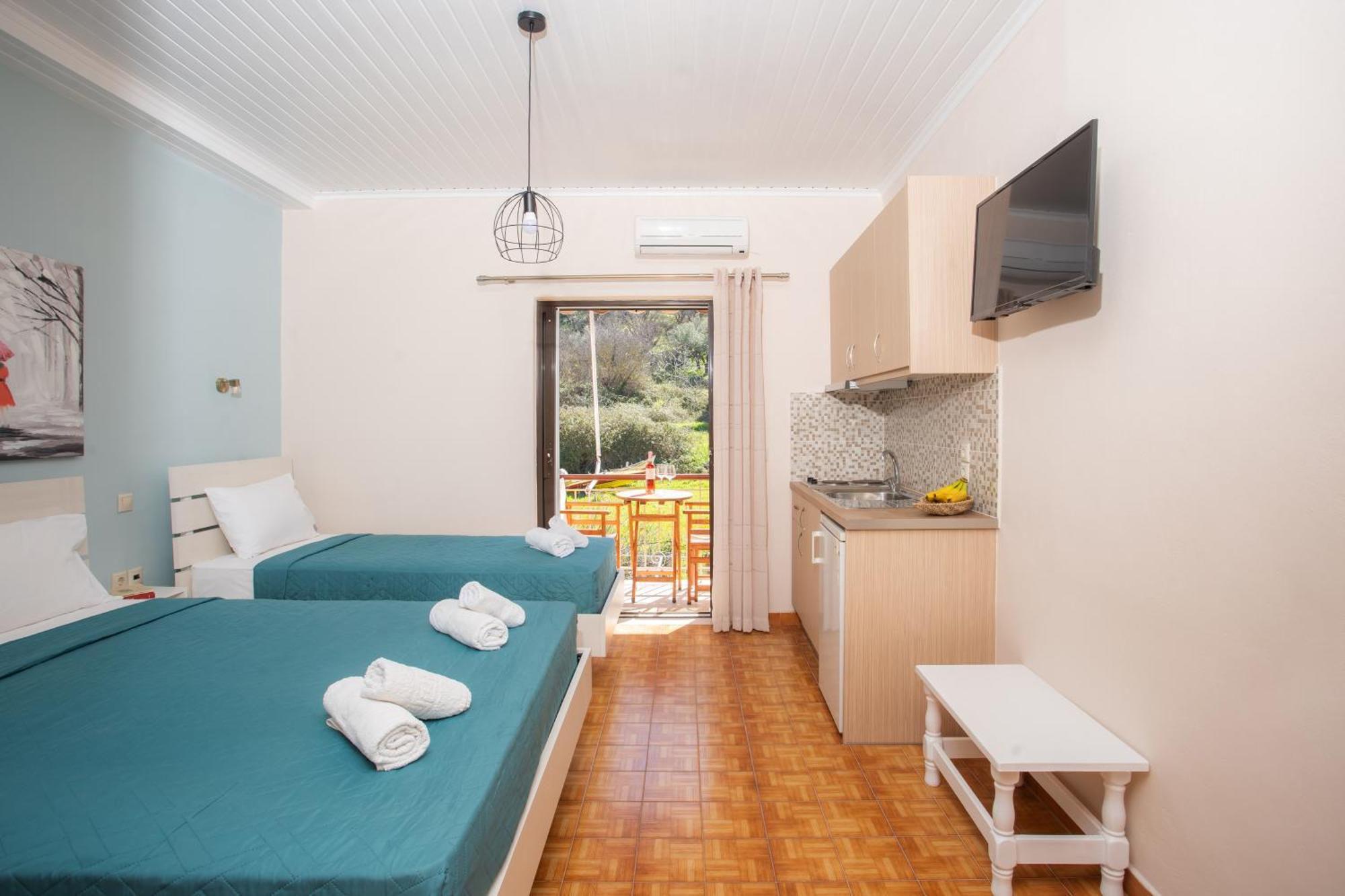 Kalamítsi Eros Appartments מראה חיצוני תמונה